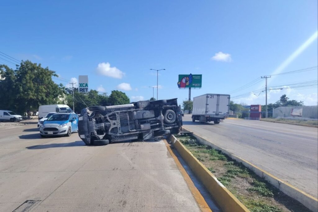 Este martes se vivieron al menos 4 accidentes en el bulevar Colosio de Cancún, dejando lesionados, autos volando y un tráfico infernal